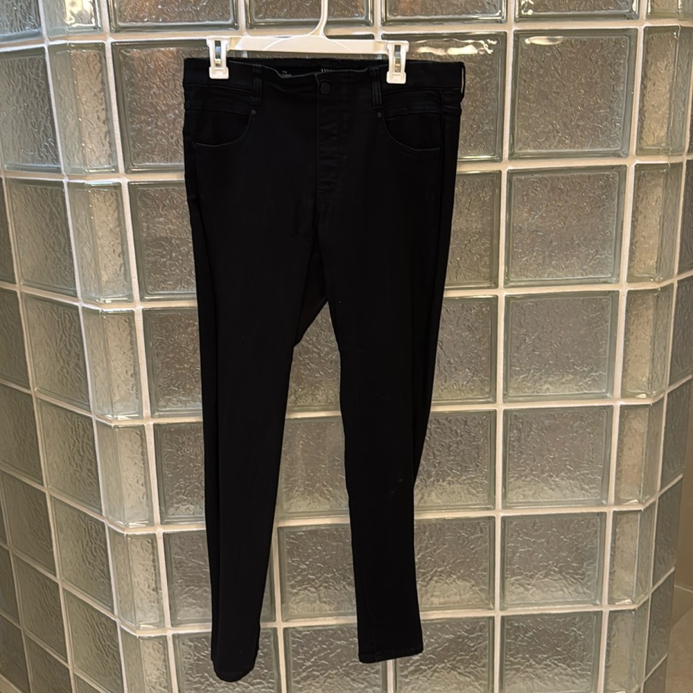 Liverpool size 12/31 stretch black denim skinny jeans